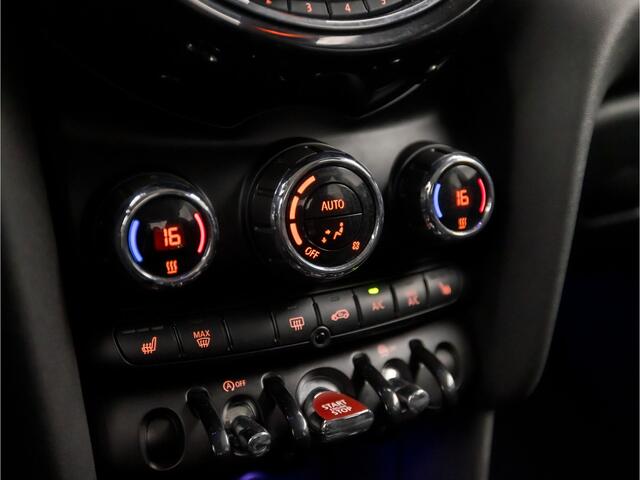 Mini COOPER Mini 1.5 Chili (5 DEURS, GROOT NAVI, CLIMATE, STOELVERWARMING, SPORTSTOELEN, UNION JACK ACHTERLICHTEN, LED KOPLAMPEN, ZWART DAK, NIEUWSTAAT)