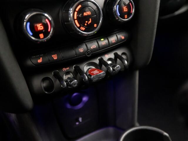 Mini COOPER Mini 1.5 Chili (5 DEURS, GROOT NAVI, CLIMATE, STOELVERWARMING, SPORTSTOELEN, UNION JACK ACHTERLICHTEN, LED KOPLAMPEN, ZWART DAK, NIEUWSTAAT)