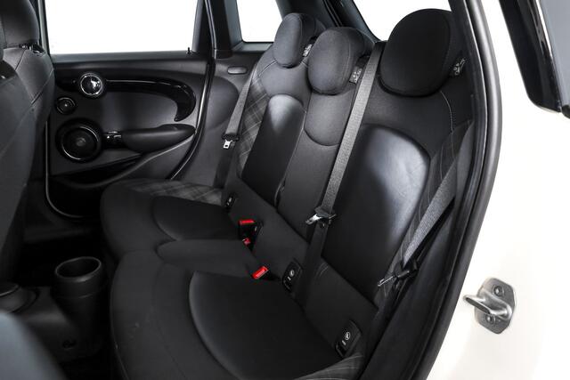 Mini COOPER Mini 1.5 Pepper Serious Business - Automaat | Cruise | Harman/kardon | Stoelverw. | PDC | NAV | ECC | LM 17" |