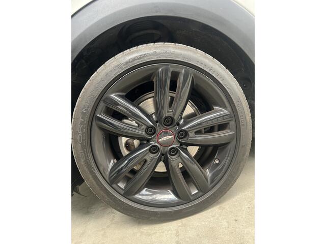 Mini COOPER Mini Cabrio 1.5 Pepper Serious Business | AUTOMAAT | HARMAN/KARDON | NAVI | CRUISE CONTROL | PDC V+A | CLIMATE CONTROL | LMV JCW 17'' | STOELVERWARMING | KEYLESS | LED | BLUETOOTH