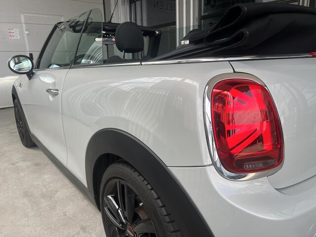 Mini COOPER Mini Cabrio 1.5 Pepper Serious Business | AUTOMAAT | HARMAN/KARDON | NAVI | CRUISE CONTROL | PDC V+A | CLIMATE CONTROL | LMV JCW 17'' | STOELVERWARMING | KEYLESS | LED | BLUETOOTH