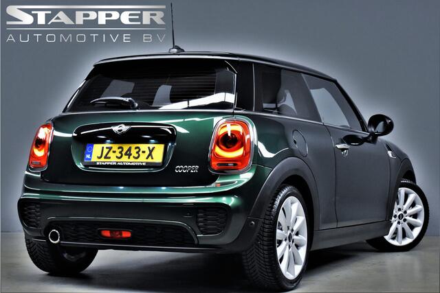 Mini COOPER Mini 1.5 136pk Serious Business Org.NL Sportstoelen/H.Leer/Camera/Keyless/Cruise/Navi/Led/Lmv17''