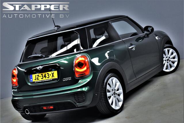 Mini COOPER Mini 1.5 136pk Serious Business Org.NL Sportstoelen/H.Leer/Camera/Keyless/Cruise/Navi/Led/Lmv17''