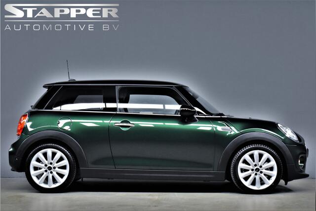 Mini COOPER Mini 1.5 136pk Serious Business Org.NL Sportstoelen/H.Leer/Camera/Keyless/Cruise/Navi/Led/Lmv17''