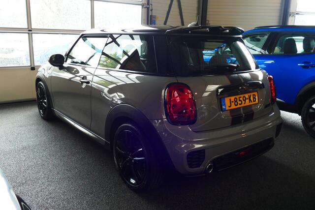 Mini COOPER Mini 1.5 Dalston Edition JCW. Navi, Led Koplampen, StoelVerw, 17"LMV