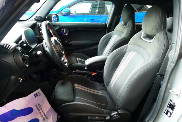 Mini COOPER Mini 1.5 Dalston Edition JCW. Navi, Led Koplampen, StoelVerw, 17"LMV