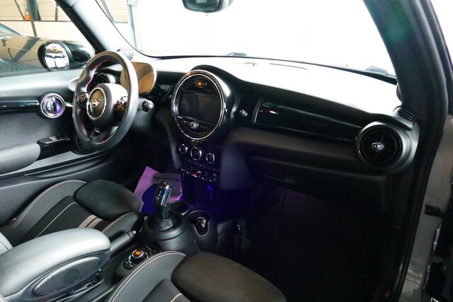 Mini COOPER Mini 1.5 Dalston Edition JCW. Navi, Led Koplampen, StoelVerw, 17"LMV