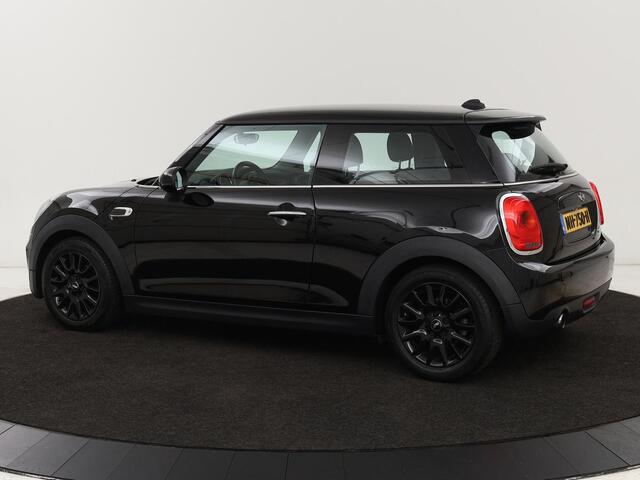 Mini COOPER 1.5 Business | Navigatie | Airco | Cruise control | Bluetooth | Lichtmetalen velgen