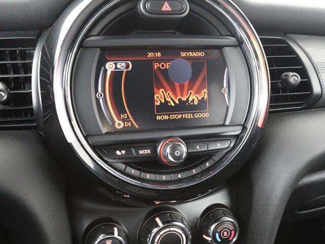 Mini COOPER 1.5 Business | Navigatie | Airco | Cruise control | Bluetooth | Lichtmetalen velgen