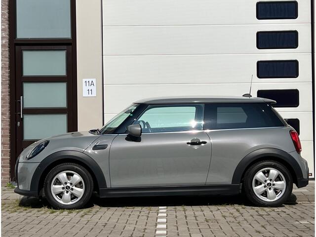 Mini COOPER Mini 1.5 Essential Trim Turbo 136 PK / Airco / Navigatie / Apple CarPlay / 15"LM Velgen / Park Sensors / DAB / LED / 1e Eigenaar!