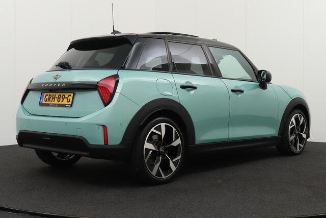 Mini COOPER 1.5 157 PK Aut. Cooper C Favoured NW-Model Pano-dak Camera Head-up Display