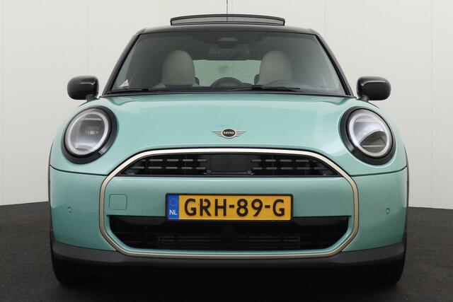 Mini COOPER 1.5 157 PK Aut. Cooper C Favoured NW-Model Pano-dak Camera Head-up Display