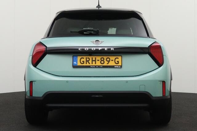 Mini COOPER 1.5 157 PK Aut. Cooper C Favoured NW-Model Pano-dak Camera Head-up Display