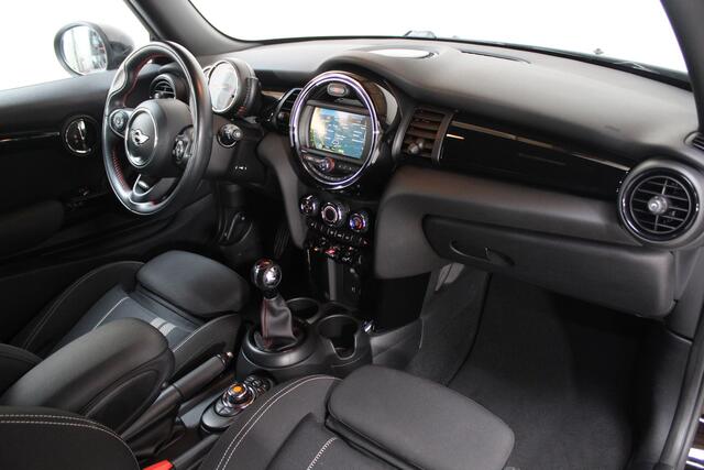 Mini COOPER Mini 1.5 Business | NL-Auto | 53DKM! | JCW Velgen + Stuurwiel