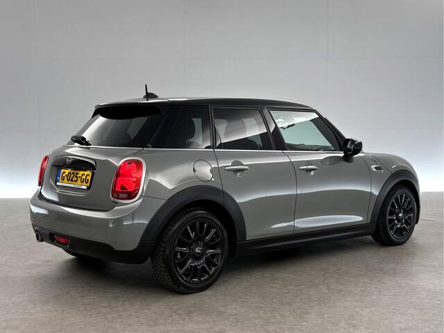 Mini COOPER 1.5 Cooper Business Edition LED Carplay Clima Cruise Navigatie 16"LMV PDC Stoelverwarming