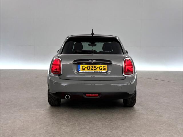 Mini COOPER 1.5 Cooper Business Edition LED Carplay Clima Cruise Navigatie 16"LMV PDC Stoelverwarming