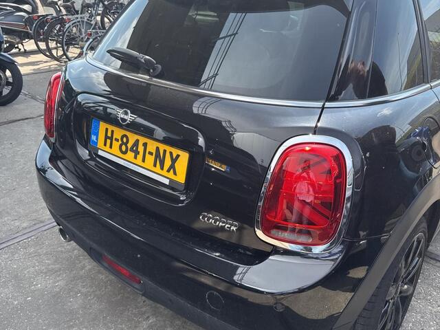 Mini COOPER 5-deurs 60 Years Edition | Panorama | Leder | Camera | Harman Kardon