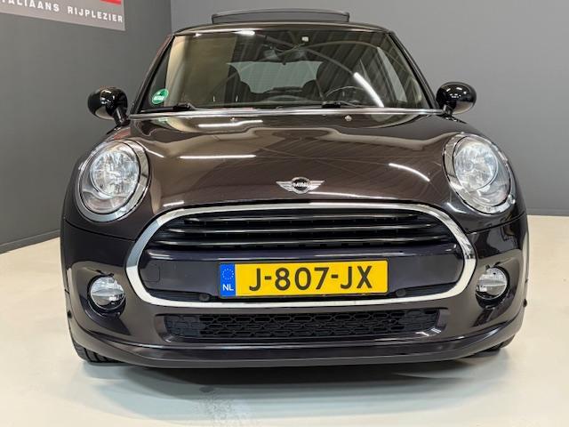 Mini COOPER Mini 1.5 Serious Automaat Panoramadak, Sportstoelen, navigatie, led lampen, climate control Keyles, Veel opties!
