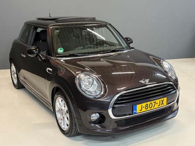 Mini COOPER Mini 1.5 Serious Automaat Panoramadak, Sportstoelen, navigatie, led lampen, climate control Keyles, Veel opties!