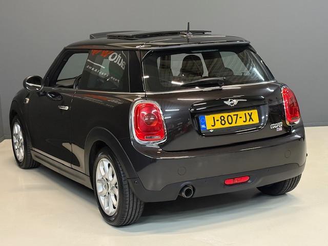 Mini COOPER Mini 1.5 Serious Automaat Panoramadak, Sportstoelen, navigatie, led lampen, climate control Keyles, Veel opties!