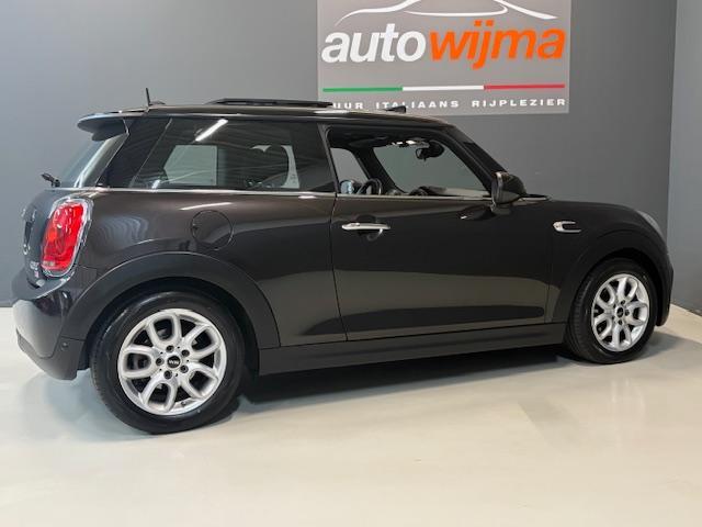 Mini COOPER Mini 1.5 Serious Automaat Panoramadak, Sportstoelen, navigatie, led lampen, climate control Keyles, Veel opties!