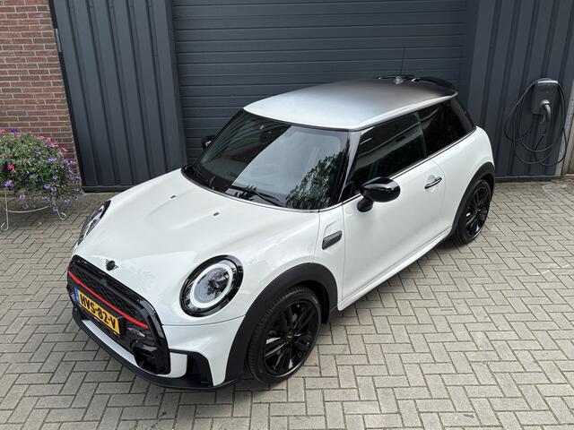 Mini COOPER 1.5 Resolute Go Edition - JCW - Camera - Navi -