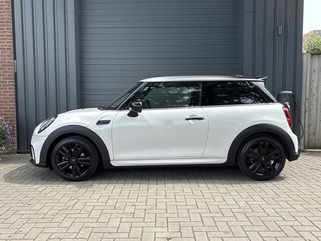 Mini COOPER 1.5 Resolute Go Edition - JCW - Camera - Navi -