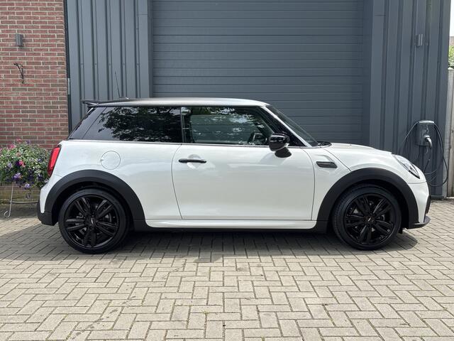 Mini COOPER 1.5 Resolute Go Edition - JCW - Camera - Navi -