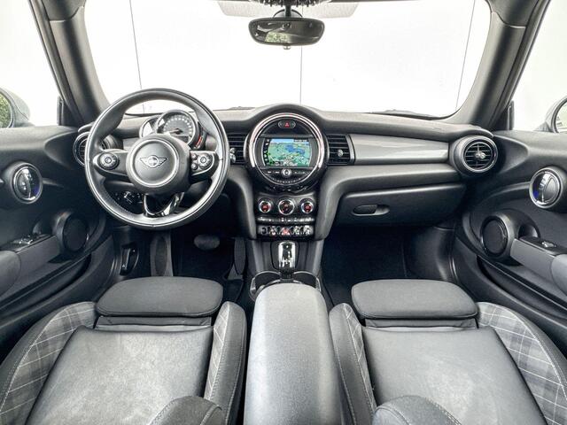 Mini COOPER 3-deurs Chili 16 Inch / Comfort Acces / Stoelverwarming / Navi / Led Koplampen / Apple Car Play