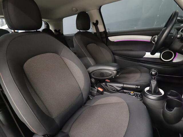 Mini COOPER Mini 1.5 Salt Business [PDC ACHTER, NAVIGATIE, BLUETOOTH, CRUISE CONTROL, AIRCO, NIEUWSTAAT]