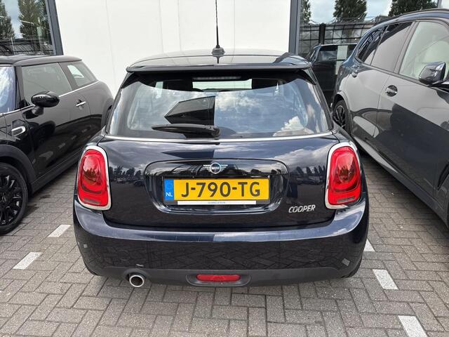 Mini COOPER 3-deurs | LM. velgen zwart | Airco | Sportstuur leder |