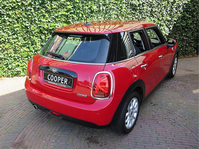 Mini COOPER 1.5 Pepper F55 LCI 5-drs met LED, Park ass, Clima, BT en 16"