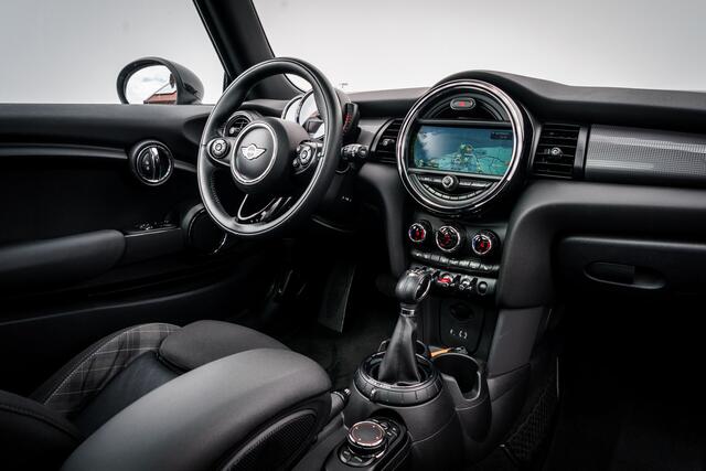 Mini COOPER 1.5 136 PK Cooper Chili Serious Business AUTOMAAT RIJKLAAR INCL:GARANTIE. | Panodak | Navigatie | Clima | Cr Control | Sportstoelen | Zwarte LMV |