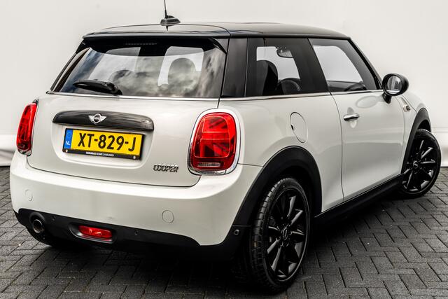 Mini COOPER 1.5 136 PK Cooper Chili Serious Business AUTOMAAT RIJKLAAR INCL:GARANTIE. | Panodak | Navigatie | Clima | Cr Control | Sportstoelen | Zwarte LMV |