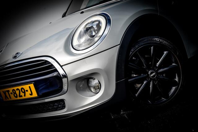 Mini COOPER 1.5 136 PK Cooper Chili Serious Business AUTOMAAT RIJKLAAR INCL:GARANTIE. | Panodak | Navigatie | Clima | Cr Control | Sportstoelen | Zwarte LMV |