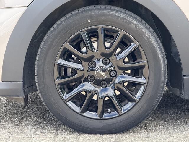 Mini COOPER 5-deurs 1.5 Camden | Navi | Driving Ass. | Sportstoel | Led | Service Incl. tot 08-2028/100.000km