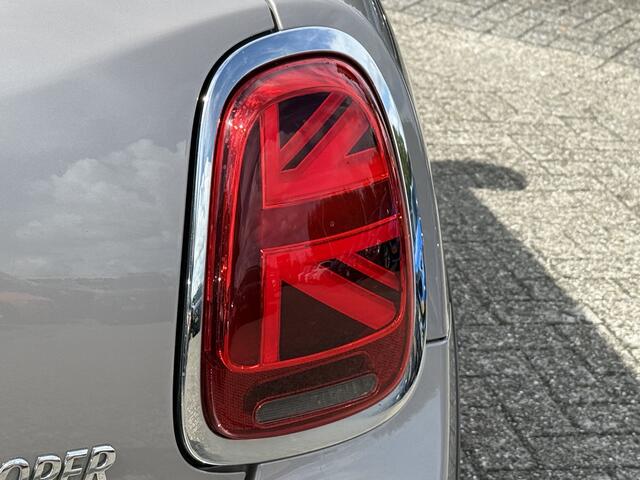 Mini COOPER 5-deurs 1.5 Camden | Navi | Driving Ass. | Sportstoel | Led | Service Incl. tot 08-2028/100.000km