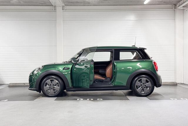 Mini COOPER 3-deurs Camden Edition | Achteruitrijcamera | Apple CarPlay | Stoelverwarming