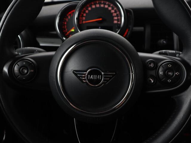 Mini COOPER 1.5 Chili | Stoelverwarming | Carplay | Full LED | Climate control | Half leder | Navigatie | Parkeerhulp | Cruise control | Bluetooth