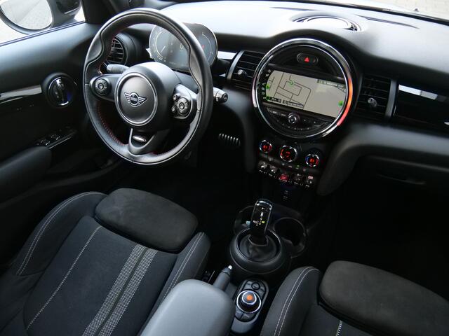 Mini COOPER Mini 1.5 136 Pk Automaat JCW pakket Navi / DAB / Apple Carplay