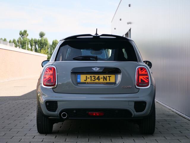 Mini COOPER Mini 1.5 136 Pk Automaat JCW pakket Navi / DAB / Apple Carplay