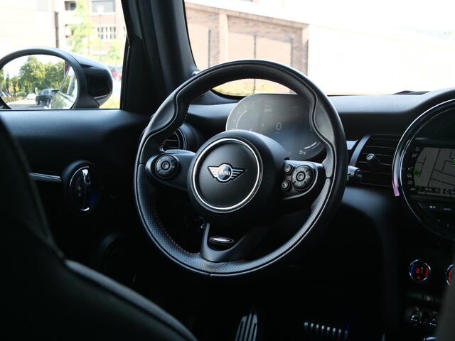 Mini COOPER Mini 1.5 136 Pk Automaat JCW pakket Navi / DAB / Apple Carplay