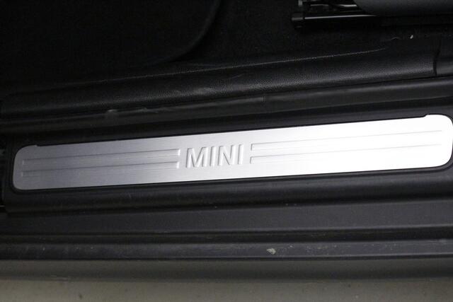 Mini COOPER 5-deurs Camden | Panorama | Leder | Camera | Stoelverwarming | Comfort Acces
