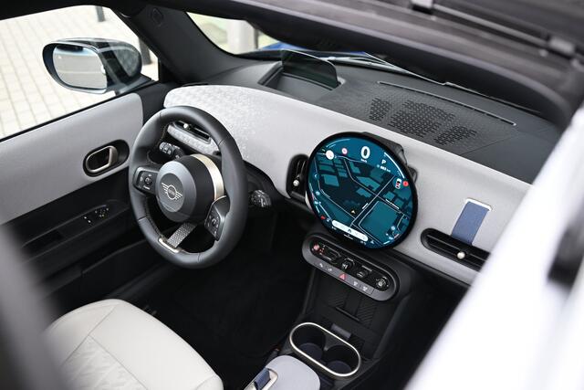 Mini COOPER Hatchback C Automaat / Favoured / Pakket M / 18 inch Night Flash Spoke 2-tone