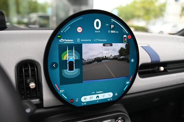 Mini COOPER Hatchback C Automaat / Favoured / Pakket M / 18 inch Night Flash Spoke 2-tone