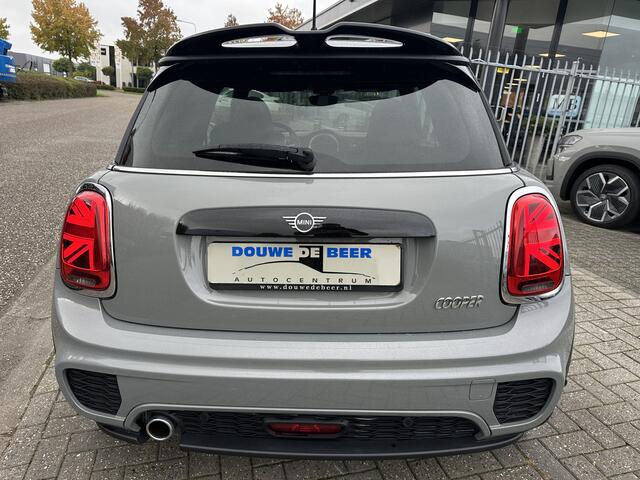 Mini COOPER Mini 1.5 60 Years Edition AUT pano/dak, Navi, JCW pakket. JCW stoelen,