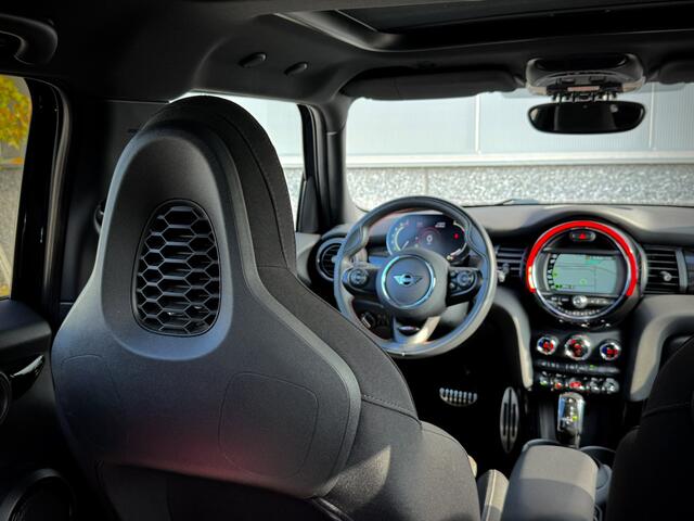 Mini COOPER Mini 1.5 Chili JCW-pakket Panoramadak Clima Stoelverwarming PDC Carplay LED Dealer O.H.