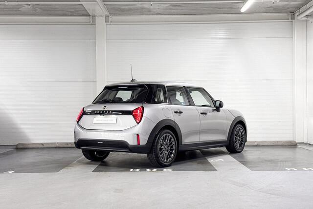 Mini COOPER 5-deurs C | Classic uitvoering | Pakket S | 17" U-Spoke grey