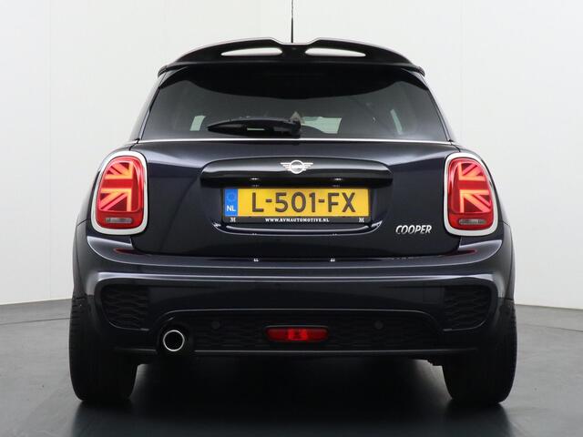 Mini COOPER Mini 1.5 ORIG. NL. NAP KM. | JCW PACK | STOELVERWARMING | RIJKLAAR INCL. 12 MND. BOVAGGARANTIE