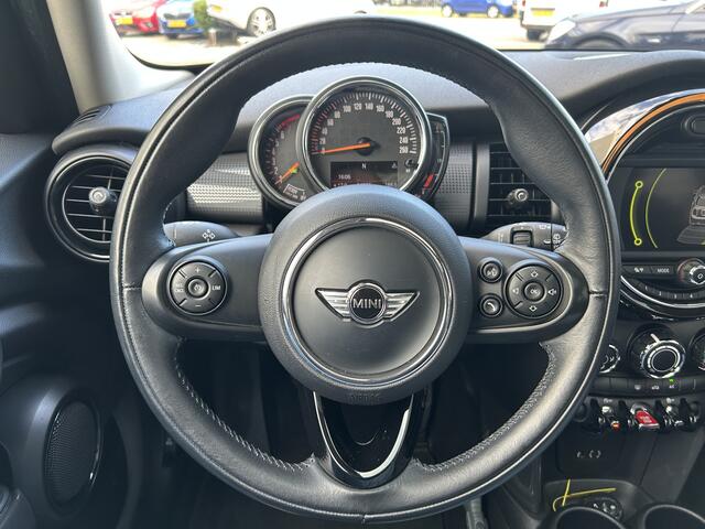 Mini COOPER Mini 1.5 Business | Panoramadak | 17'' LMV | Navigatie | British Racing Green | 5 deurs |